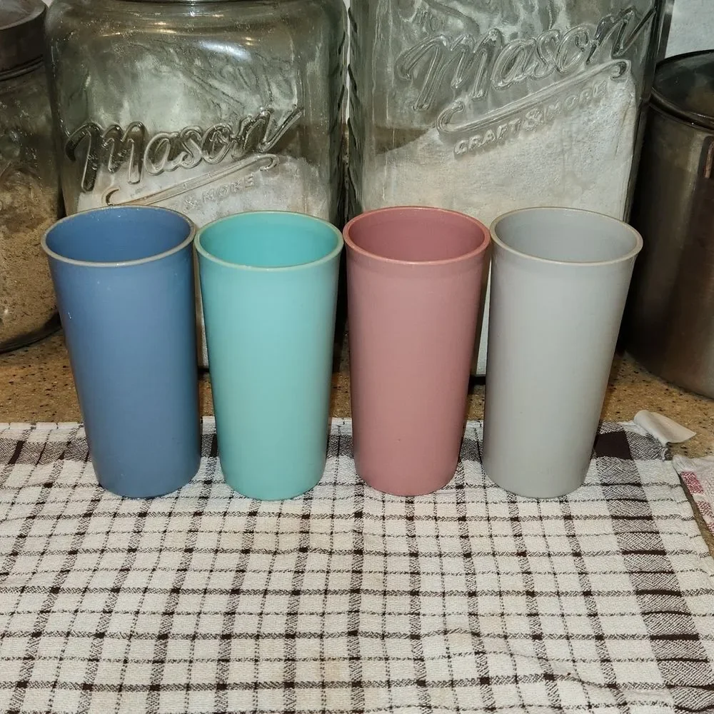 4 Vintage Tupperware Tumbler Cups